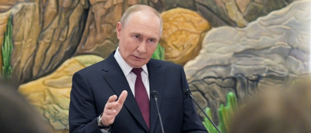 Poutine assure qu'il "cessera les hostilités" si l'Ukraine se retire