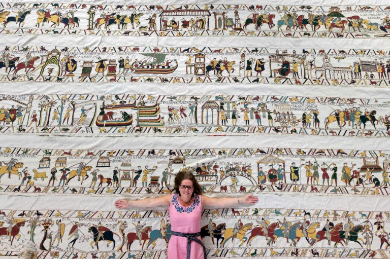 Recréer la tapisserie de Bayeux: le défi d'une artiste basée en Angleterre