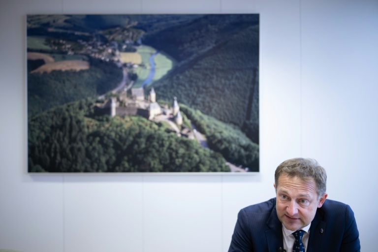 Vins, engrais: l'UE annonce des aides à des agriculteurs "sous pression"