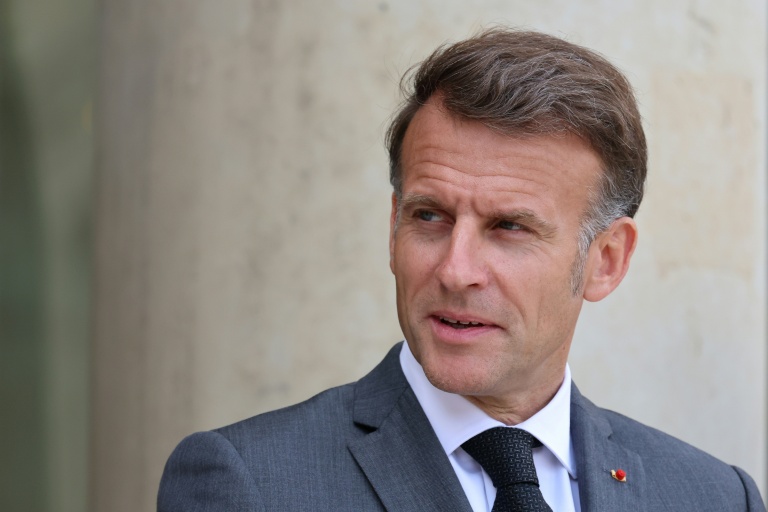 Macron réunit mardi "l'Equipe de France de l'électricité" pour accompagner l'électrification