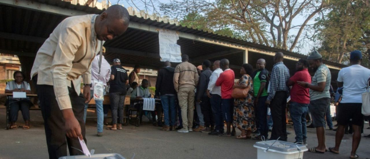 Présidentielle au Malawi: duel de vétérans de la politique en plein marasme économique