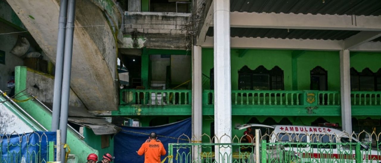 Ecole effondrée en Indonésie: le bilan grimpe à 17 morts, une cinquantaine de disparus