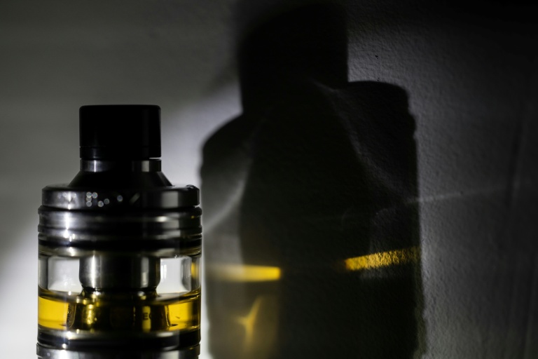 La cigarette électronique progresse chez les lycéens