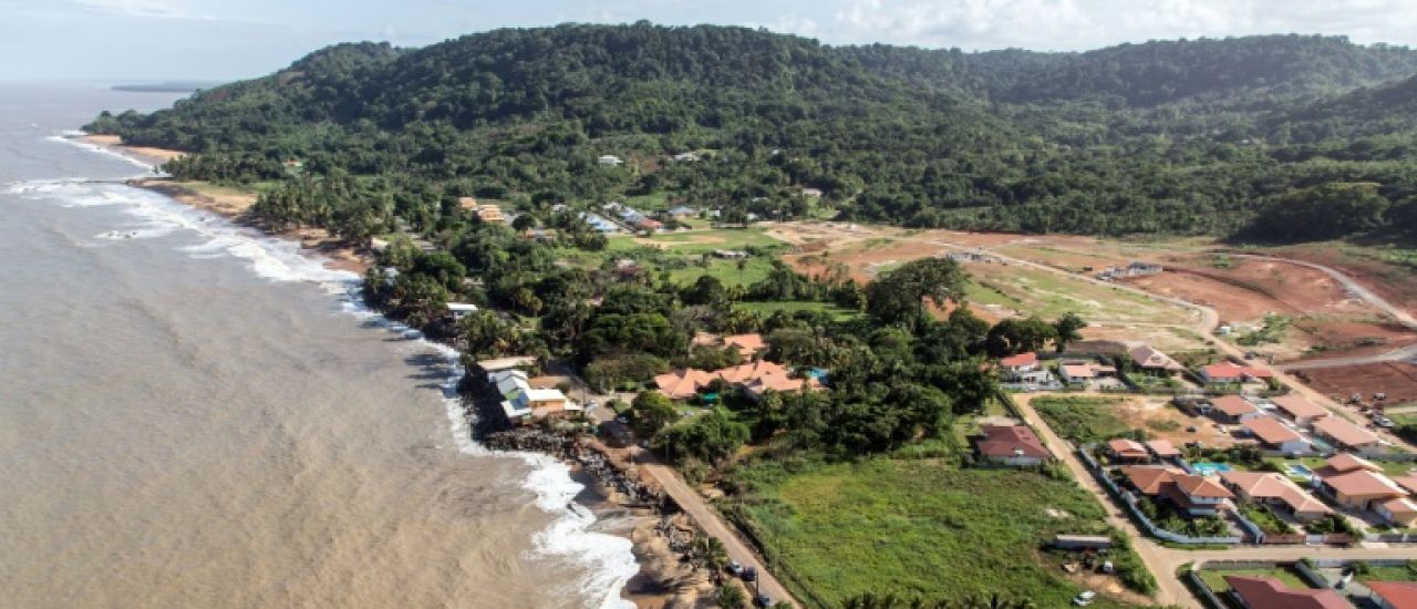 En Guyane, les acteurs publics s'organisent face à l'érosion et la montée des eaux
