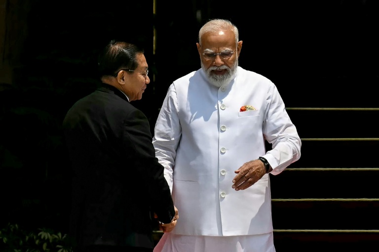 Le nouveau président birman reçu en Inde par Narendra Modi