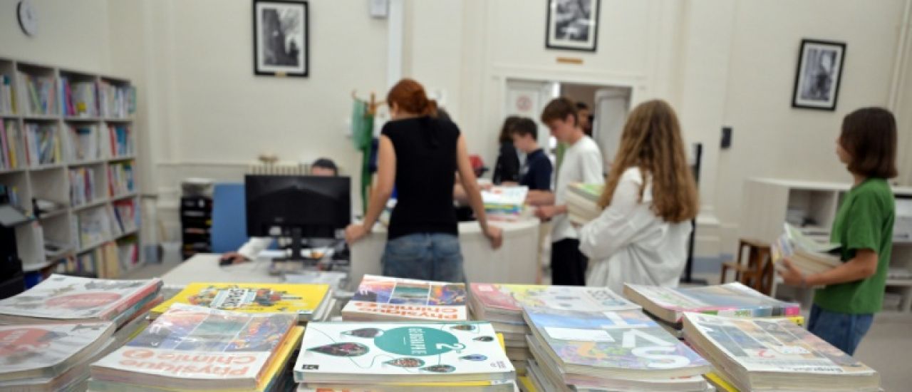 Inquiétudes sur l'avenir des manuels scolaires en Ile-de-France