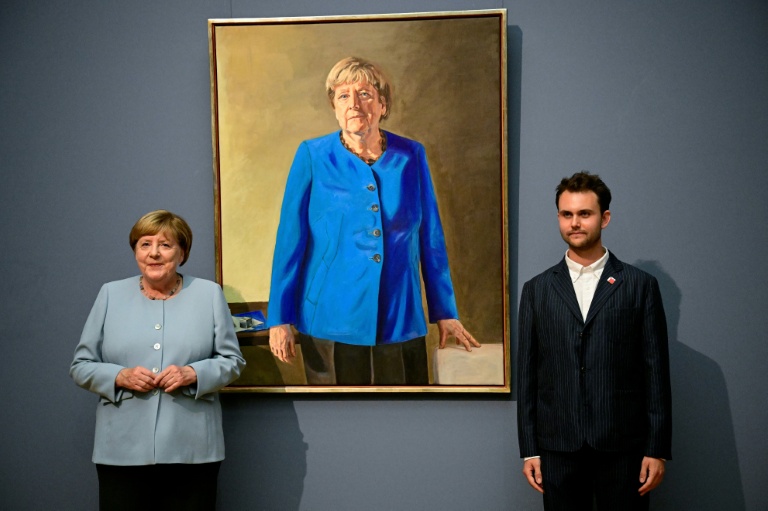 Merkel dévoile son portrait officiel pour le siège de la chancellerie à Berlin