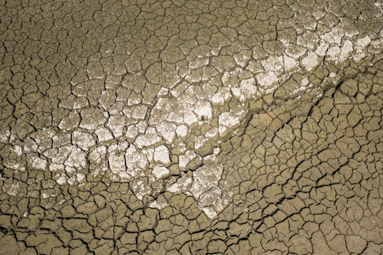 Canicule : 80 départements en vigilance orange, les pompiers déçus par Beauvau