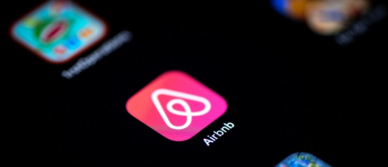 Colonies israéliennes: plainte contre Airbnb et Booking, accusés de favoriser le "tourisme d'occupation"
