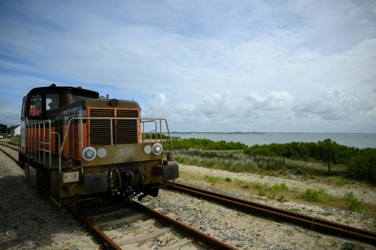 Le Tire-Bouchon, un train estival qui aiguise l'appétit pour les petites lignes