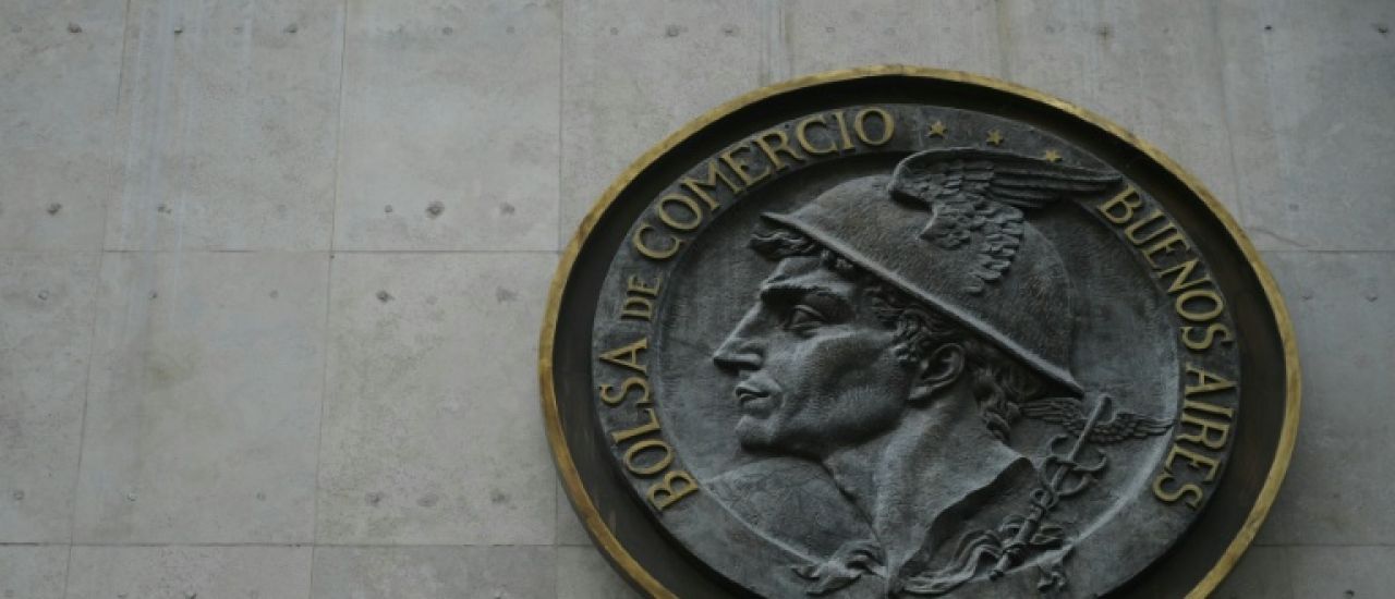 Argentine: le peso et la Bourse s'envolent après la victoire de Milei aux législatives de mi-mandat Argentine: le peso et la Bourse s'envolent après la victoire de Milei aux législatives de mi-mandat