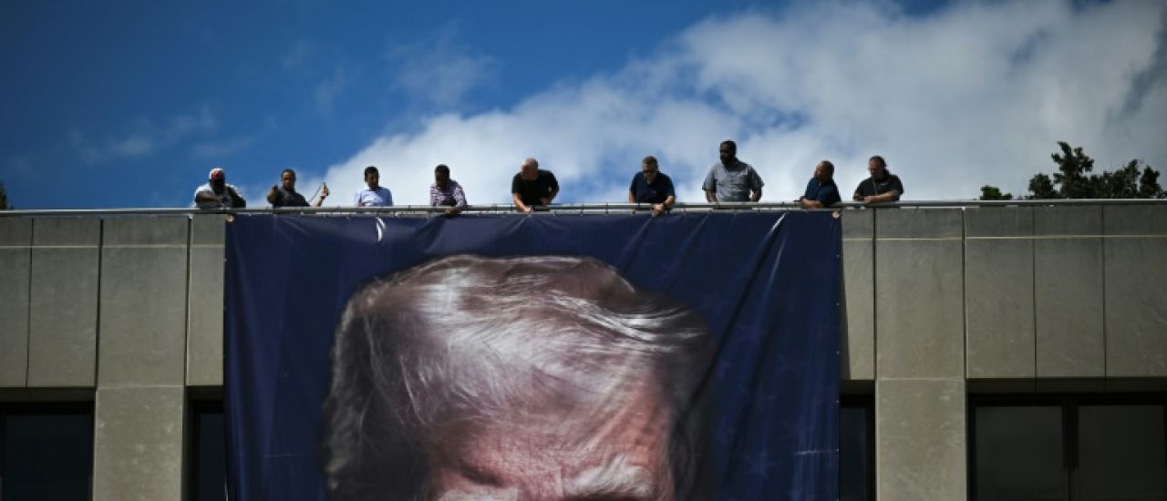 Trump grave son pouvoir dans le marbre, l'or et l'ostentation