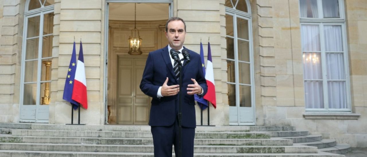 Lecornu transmet au socle commun une "feuille de route gouvernementale" et l'appelle à s'unir