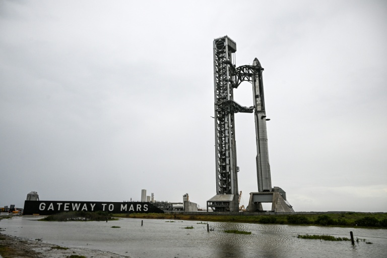 Après des problèmes techniques, SpaceX retente vendredi le lancement de sa fusée Starship