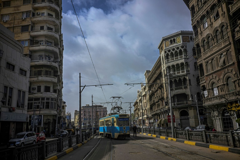 Egypte: à Alexandrie, la fin, teintée de regrets, du tramway historique