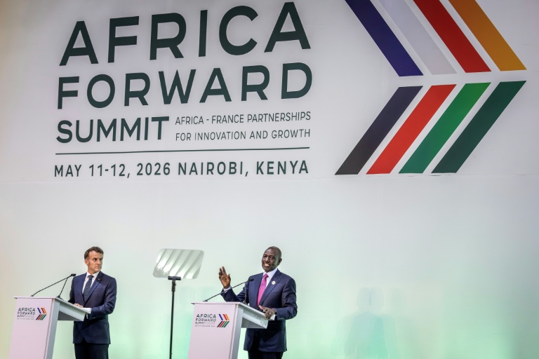 Régler les crises mondiales sans l'Afrique est une "faute", estime Macron, à la fin d'un sommet franco-africain