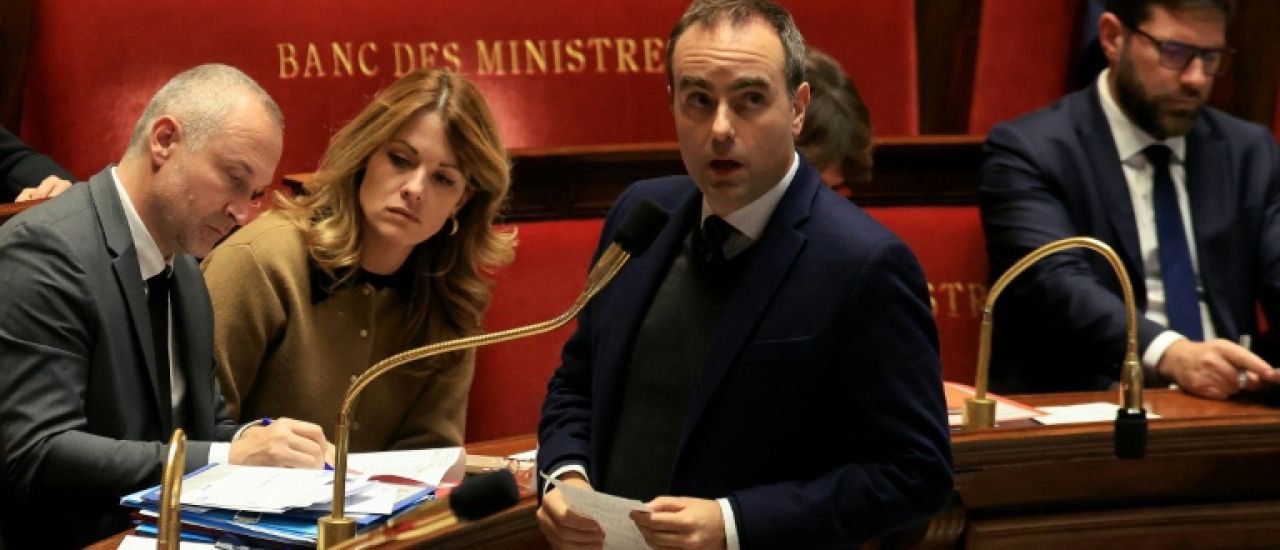 Le gouvernement veut croire à un compromis malgré le rejet quasi unanime du budget