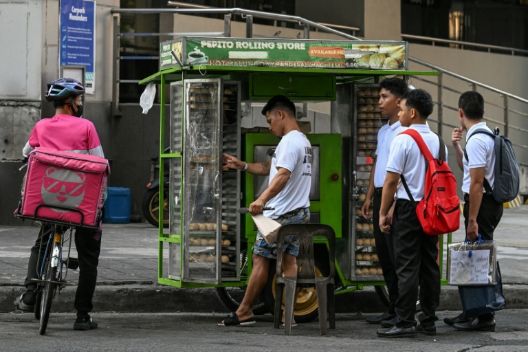 La guerre au Moyen-Orient ôte le pain de la bouche aux vendeurs de rue philippins