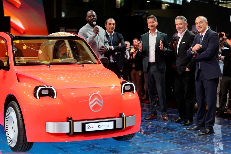 A Lempdes, berceau de la 2CV, des puristes séduits par la nouvelle Citroën