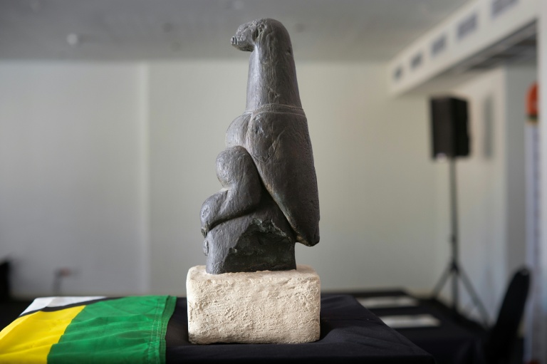 L'Afrique du Sud rend au Zimbabwe des restes humains et une statue très symbolique