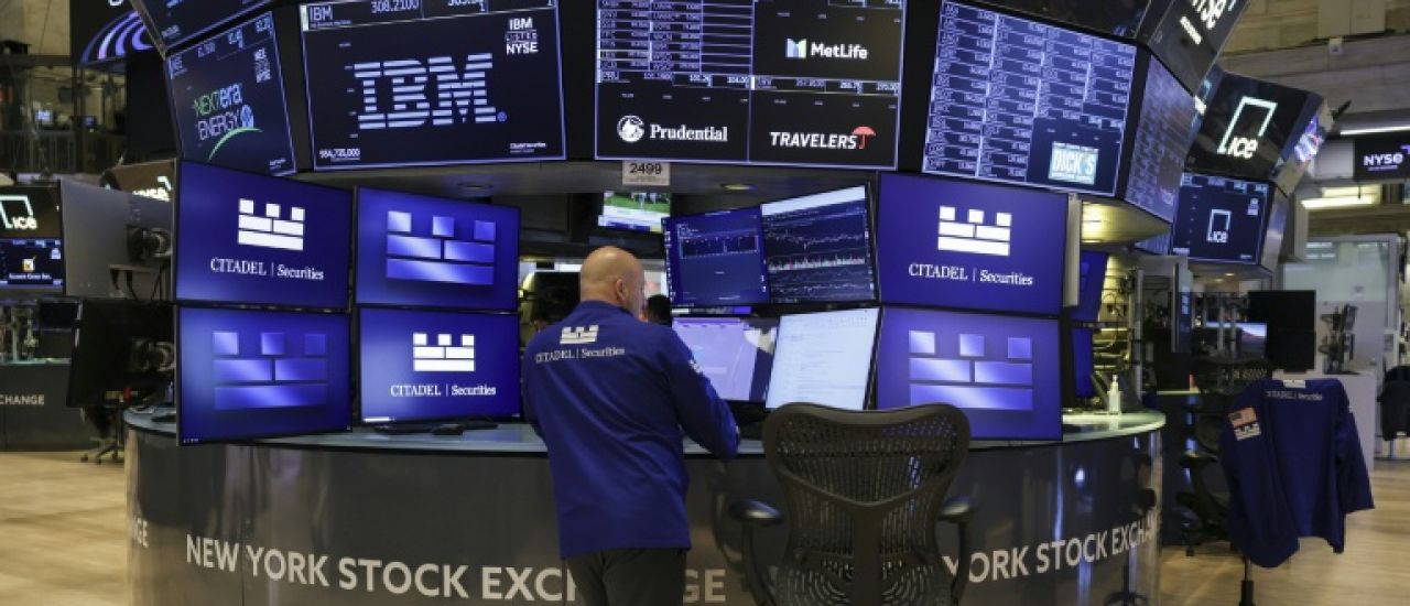 Wall Street profite de données économiques meilleures qu'attendu
