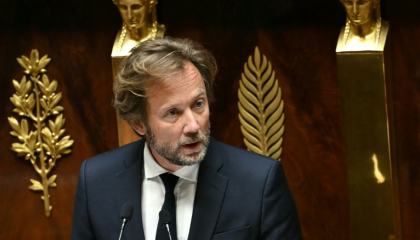 Budget: sans mesures significatives de "justice fiscale", le débat "s'arrêtera très vite", menace Vallaud (PS)