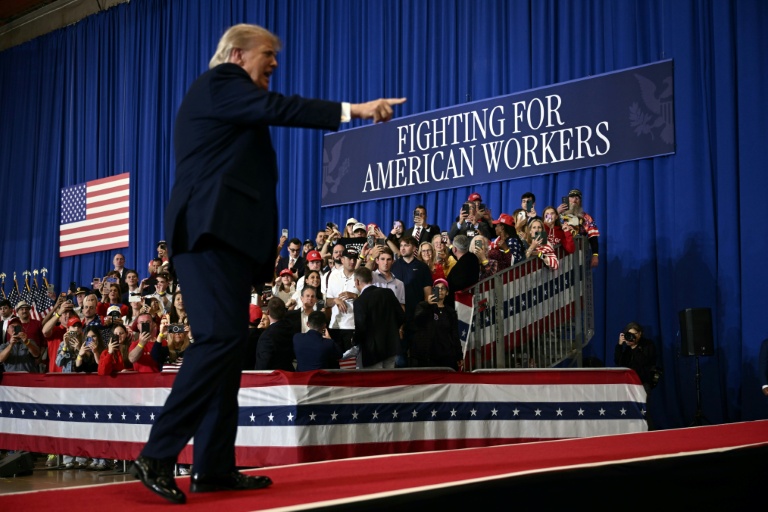 Aux Etats-Unis, une nuée de mauvaises nouvelles sur le front économique