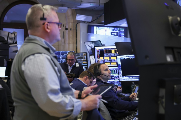 Wall Street fait une pause après un trimestre étincelant