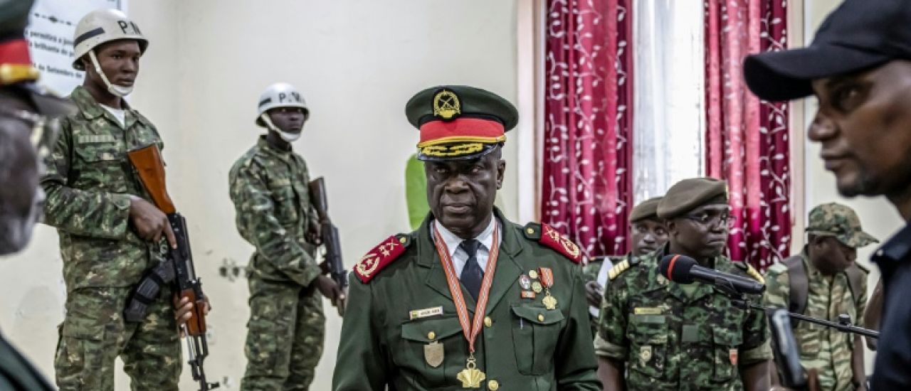 Putsch en Guinée-Bissau: le président démis réfugié au Sénégal, un général le remplace