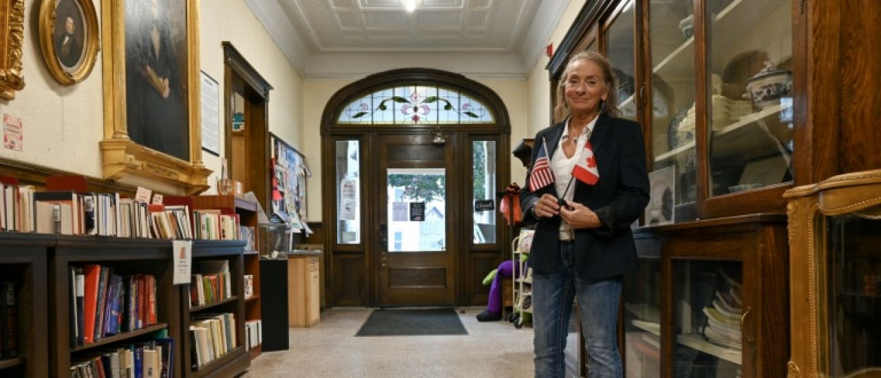 Autrefois symbole d'unité, une bibliothèque canado-américaine s'adapte à l'ère Trump Autrefois symbole d'unité, une bibliothèque canado-américaine s'adapte à l'ère Trump