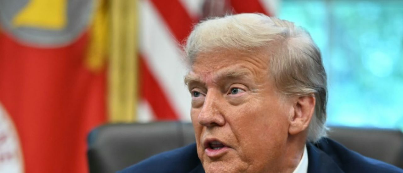 Trump affiche sa fermeté contre le Venezuela, Maduro joue l'apaisement