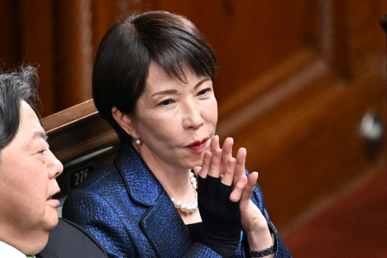 Japon: Takaichi reconduite Première ministre après son triomphe électoral