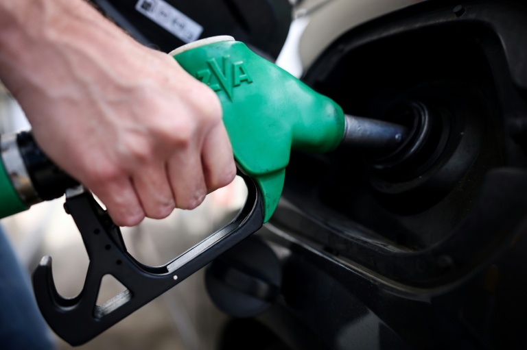 Automobile: le budget mensuel essence trois fois plus cher que la recharge électrique