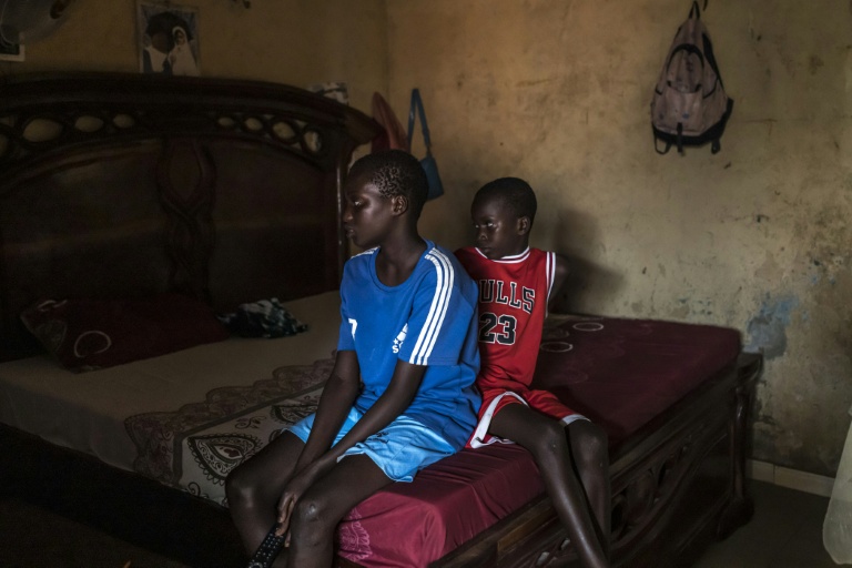 "Ceux qui restent": au Sénégal, le deuil "en silence" des enfants de migrants disparus en mer