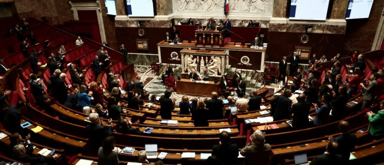 Criant au "délire fiscal", la droite veut reprendre la main sur le débat budgétaire