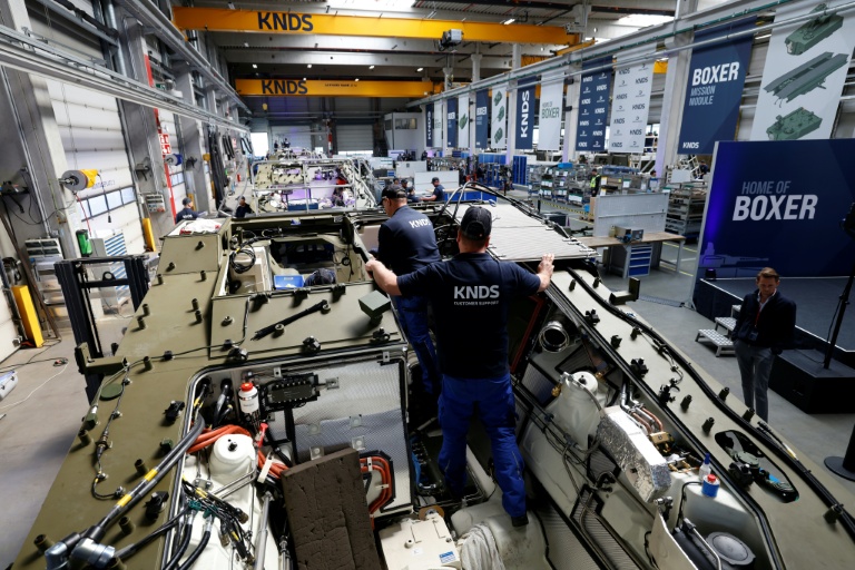Défense: KNDS avance vers la Bourse sans attendre la décision de Berlin