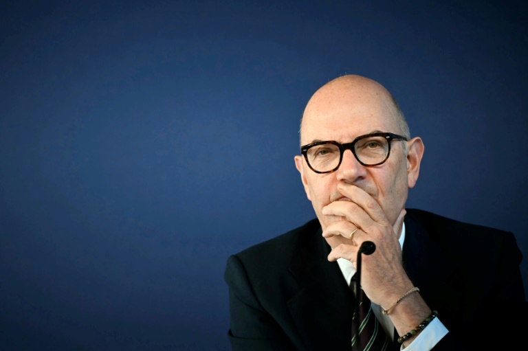 Budget: 5% de déficit pour 2027, un objectif "ambitieux" mais "réalisable", dit Lescure à l'AFP