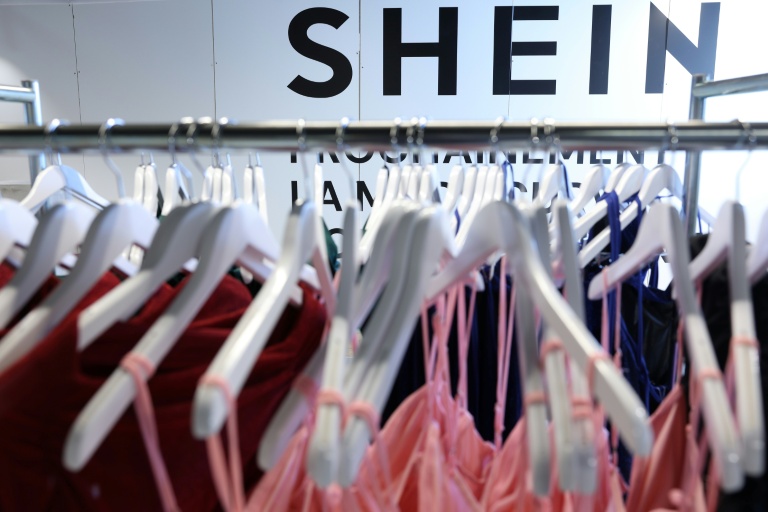 La pression réglementaire européenne commence à peser sur les résultats du groupe de fast-fashion Shein