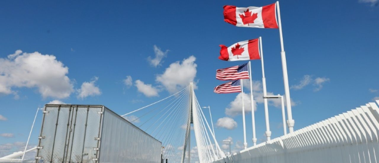 Conflit commercial avec Washington: le Canada riposte, Carney prévient des risques