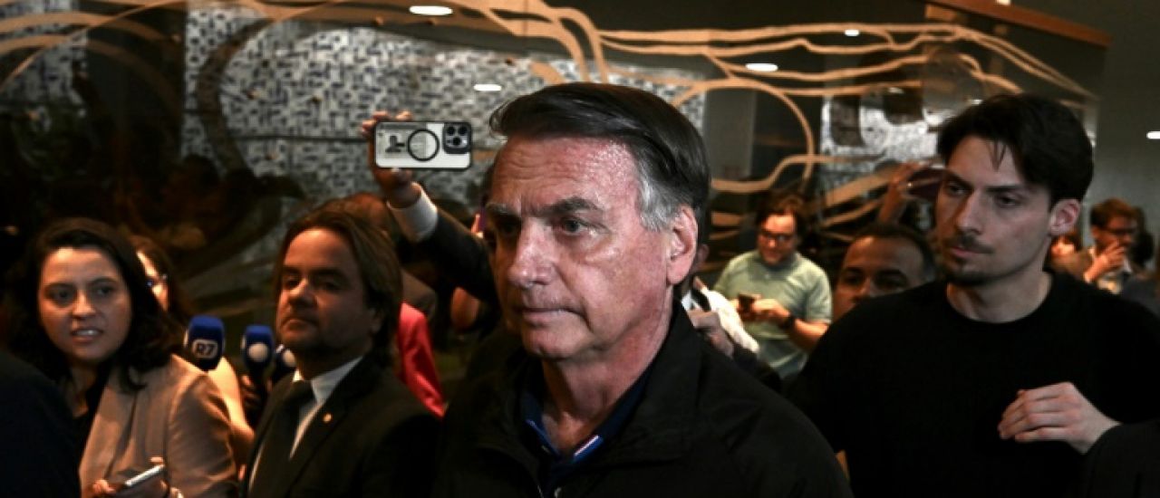 Brésil: Bolsonaro menacé d'emprisonnement pour des déclarations diffusées sur les réseaux sociaux