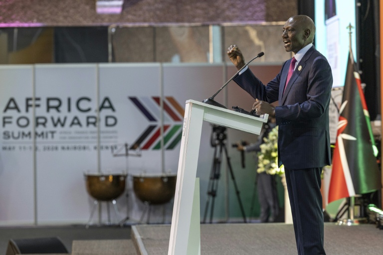 Sommet de Nairobi: Ruto fustige les "inégalités" financières et diplomatiques que subit l'Afrique