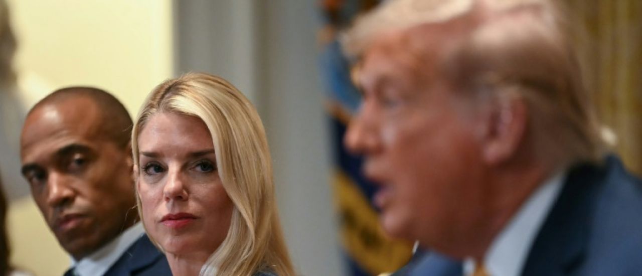 Dans la tourmente, l'administration Trump cherche à publier des documents de l'affaire Epstein