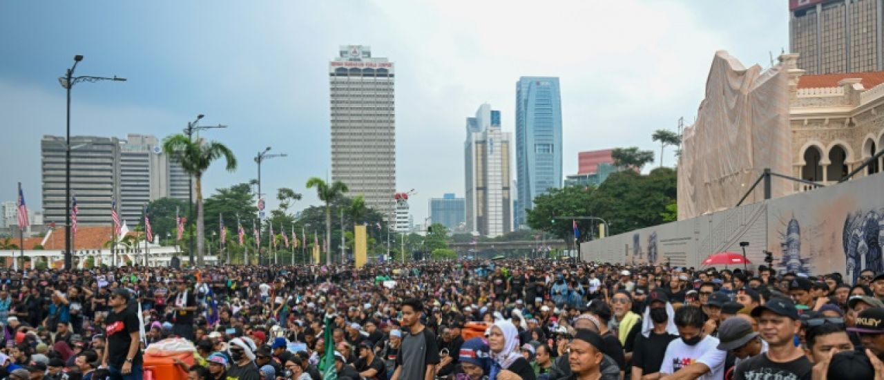Des milliers de Malaisiens manifestent contre la vie chère et le manque de réformes
