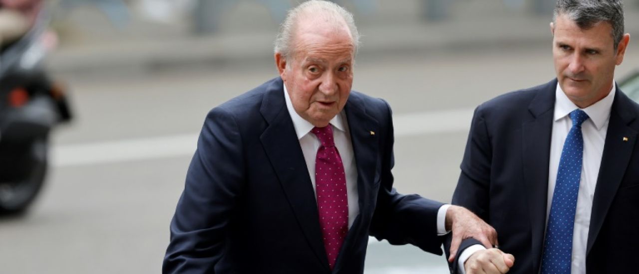 Un homme "meurtri" qui reconnaît des "erreurs" : l'ex-roi d'Espagne Juan Carlos publie ses mémoires