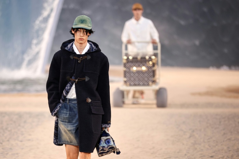 En pleine vague de chaleur, Louis Vuitton lance la semaine de la mode masculine à Paris