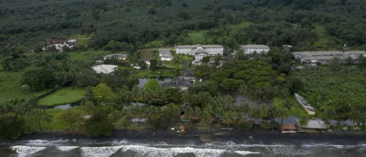 Dans le sud-ouest du Cameroun, le tourisme tente de survivre au conflit séparatiste Dans le sud-ouest du Cameroun, le tourisme tente de survivre au conflit séparatiste