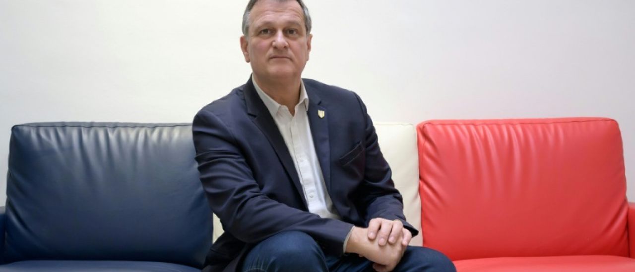 Favori à Perpignan, Aliot risque de devoir démissionner peu après l'élection