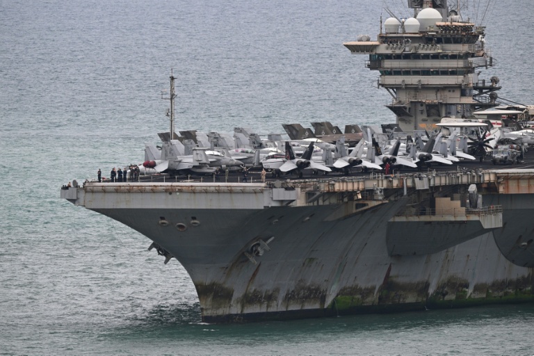 Le porte-avions américain Abraham Lincoln en Thaïlande après neuf mois en mer
