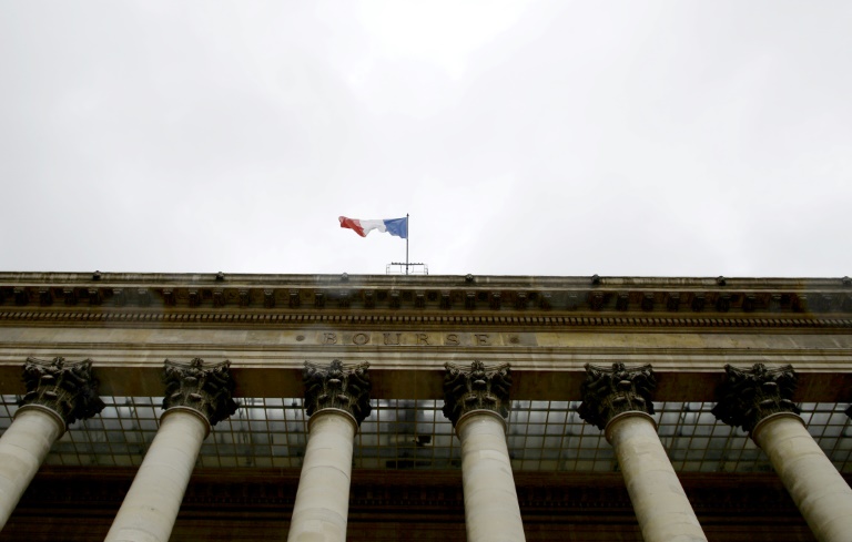 La Bourse de Paris sous les 8.000 points, le taux français continue de flamber