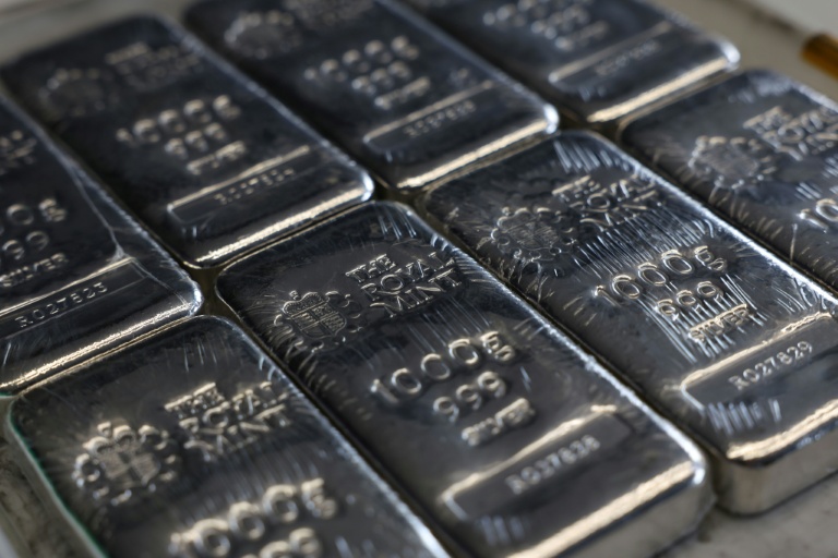 Recyclage électronique : le trésor qui dort dans les téléphones de la Banque d'Angleterre